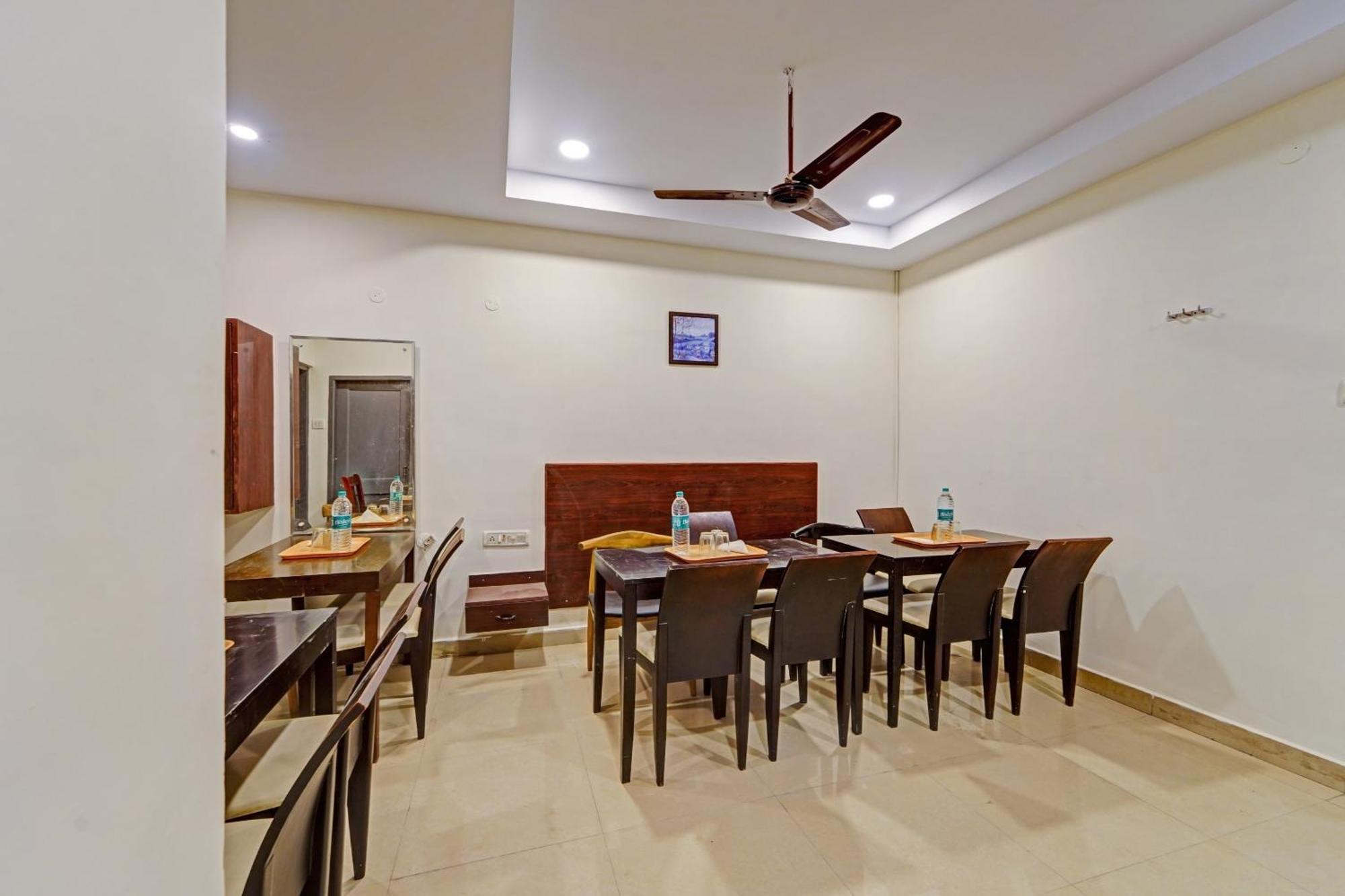 Super Townhouse G Silver Hotels Mount Road Ченнаи Экстерьер фото