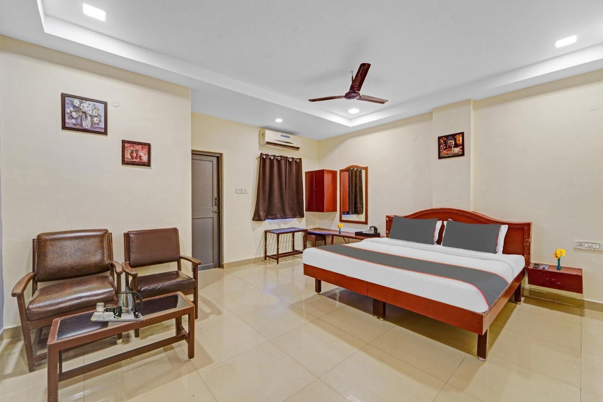 Super Townhouse G Silver Hotels Mount Road Ченнаи Экстерьер фото