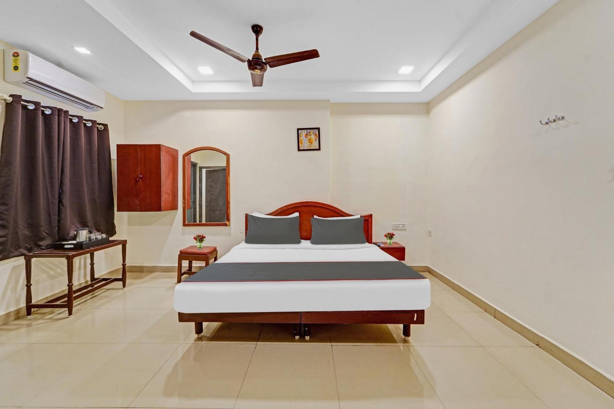 Super Townhouse G Silver Hotels Mount Road Ченнаи Экстерьер фото